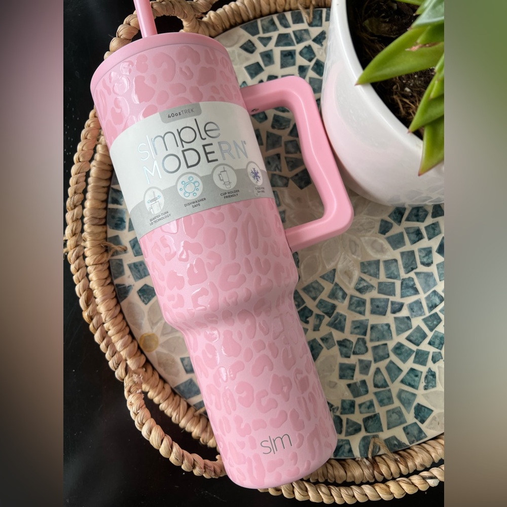 Simple Modern 40 oz Trek - New with tags. Blush Leopard
